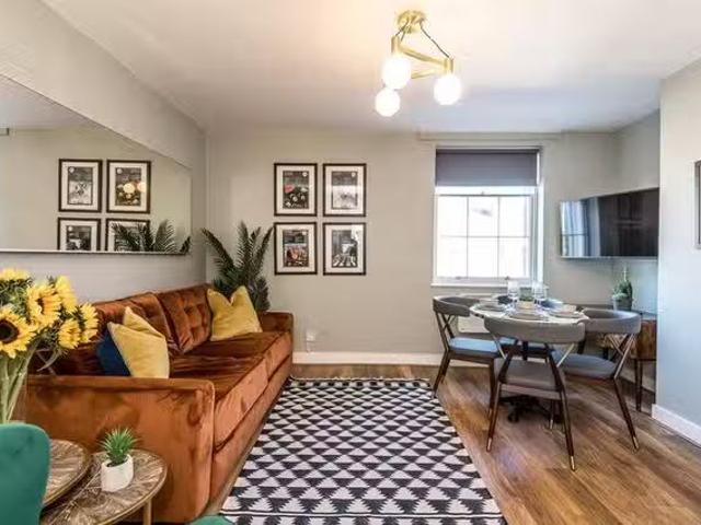 Deal! 5 BR Canning Street