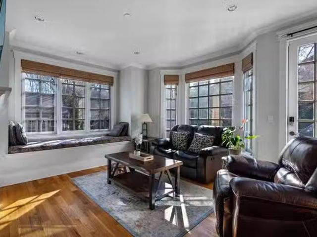 Unique 5 BR West 35th Avenue