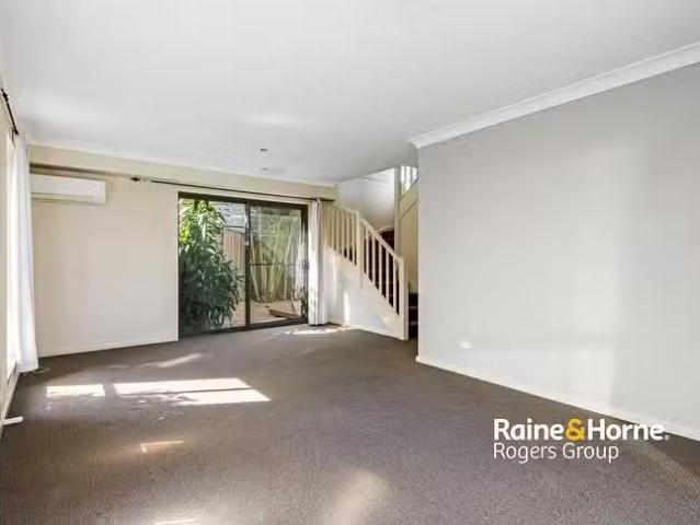 Unique 5 Daintree Crescent, Blue Haven, NSW 2262