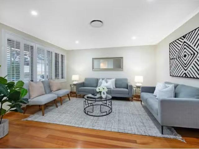 Just in! 5 Ernest Street, GLENWOOD House for rent Listed by L.