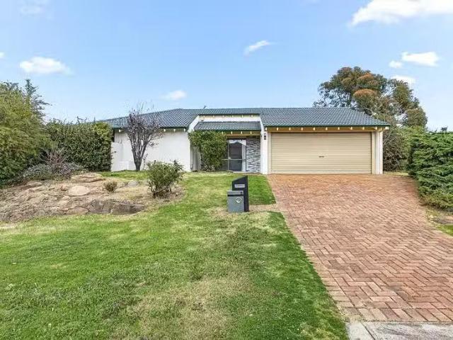 Rental! 5 Kirwan Way, Winthrop, WA 6150