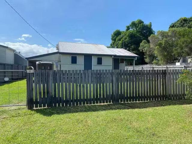 Nice 5 Place Avenue, Sarina, QLD 4737