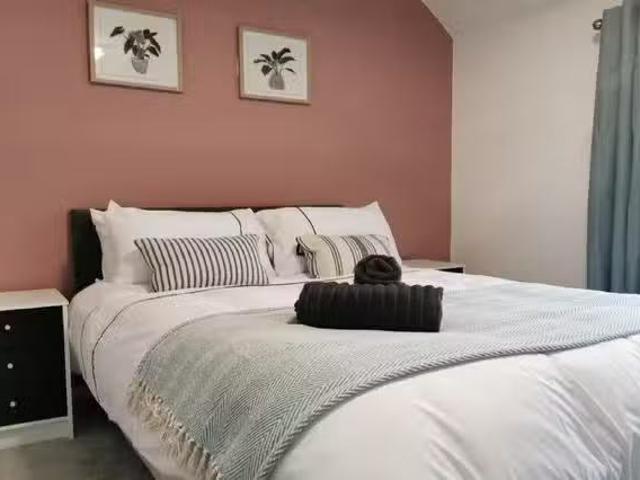 Cozy 5 Rooms 4629 House 5 bedrooms in Havant