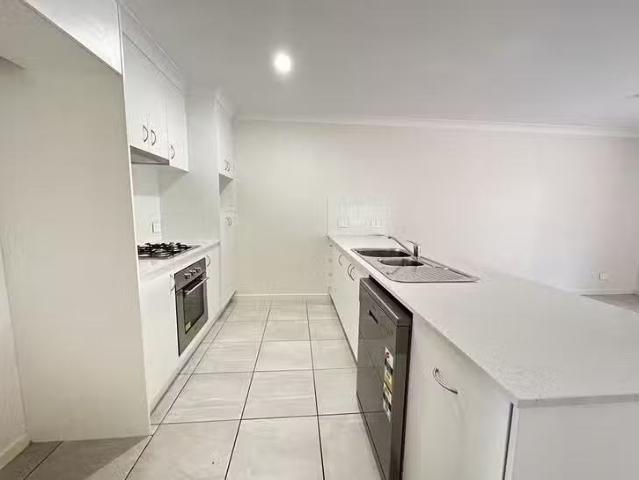 Cheap 5 Woodroffe Crescent, Redbank Plains, QLD 4301