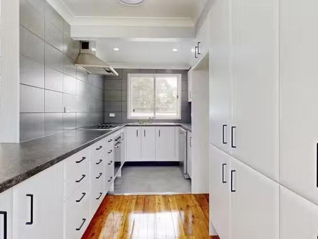 Just in! 5 Woronora Avenue, Leumeah, NSW 2560