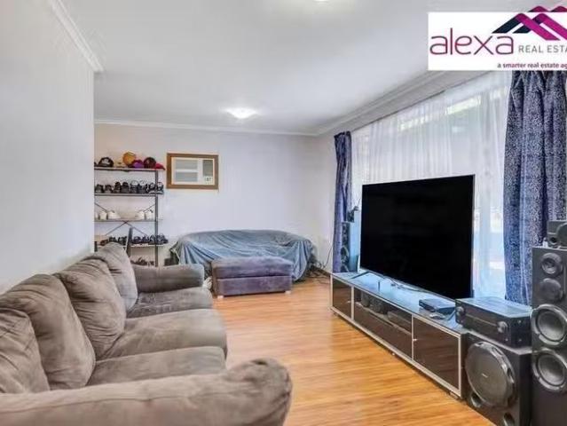 Just in! 5 Wilson Street, Elizabeth Downs, SA 5113