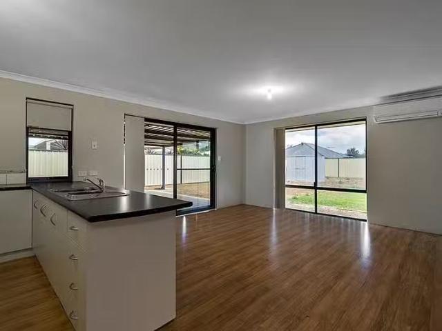 Just in! 5 Topsail Street, Drummond Cove, WA 6532