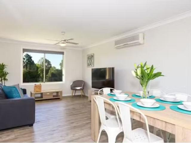 Deal! 5 Thomas Street, Telarah House for rent Listed by Jessi.