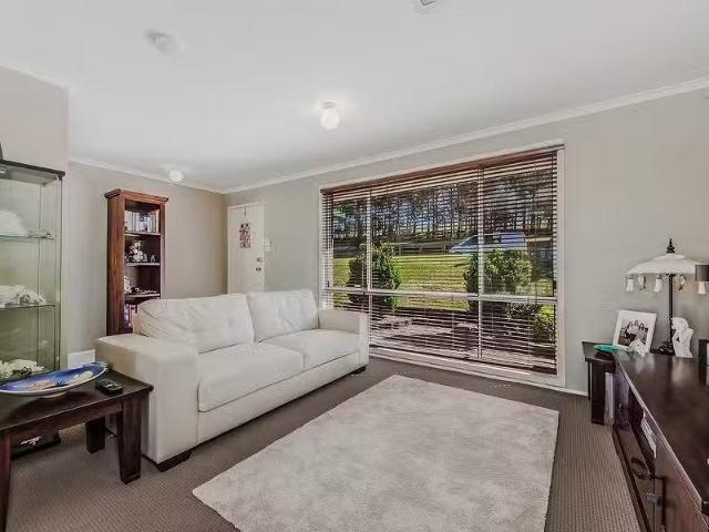 Cozy 5 Thomas Way, CURRANS HILL House for rent Listed by Jess.