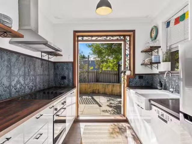 For Rent! 5A Showell Street, Hamilton Hill, WA 6163