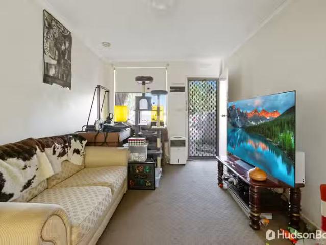 Just in! 6/43 Spring Street, Preston VIC 3072