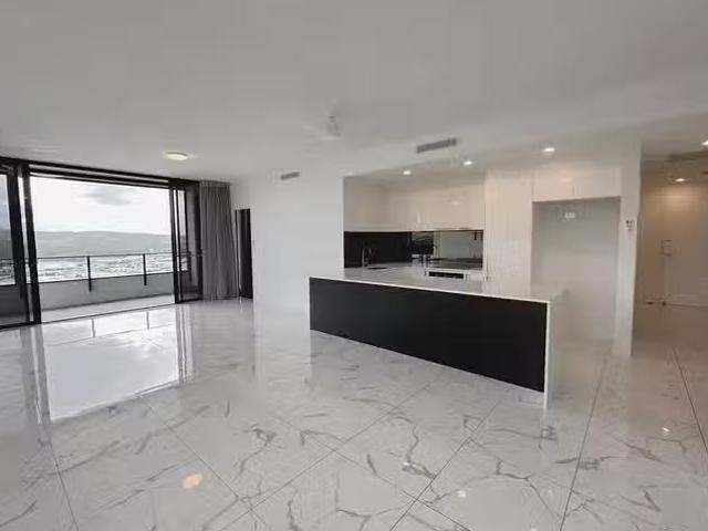 Unique 64/34 John Francis Drive, Carrara, QLD 4211