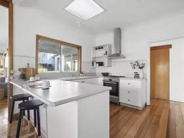 Unique 64 Kenbrae Avenue, Glenorchy, TAS 7010