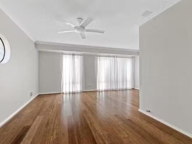 Deal! 64 Windlass Avenue, Ocean Reef, WA 6027