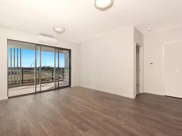 Charming 66/12 Junction Boulevard, birdburn Central, WA 6164