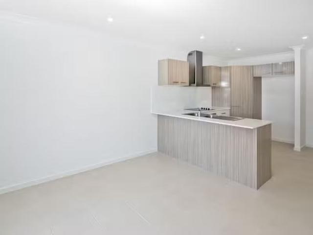New 6/6 Collingwood Road, BIRKDALE, QLD 4159 Townhouse for R.