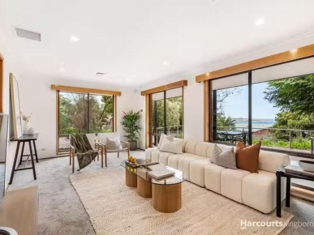 Cheap 68 Jindabyne Road, KINGSTON BEACH, TAS 7050 House for.