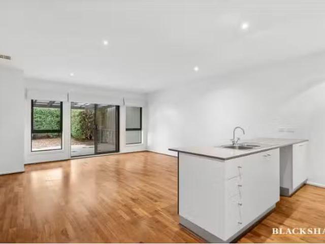 Just in! 60/215 Aspinall Street, Watson Townhouse for rent Li.