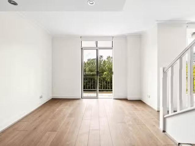 For Rent! 60/27 51 Palmer Street, Woolloomooloo, NSW 2011