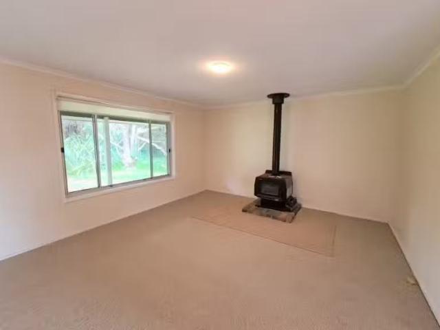 Cheap 60 Hoddle Street, BURRAWANG House for rent Listed by Re.