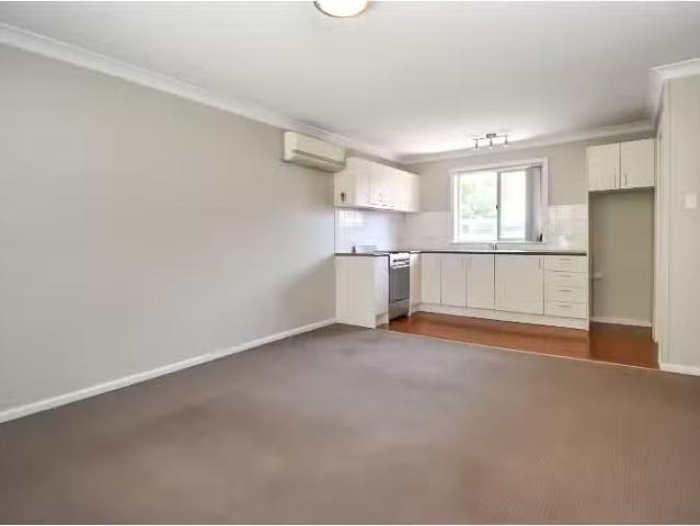 Cozy 6/111 Sale Street, Orange Apartment for rent Listed by B.