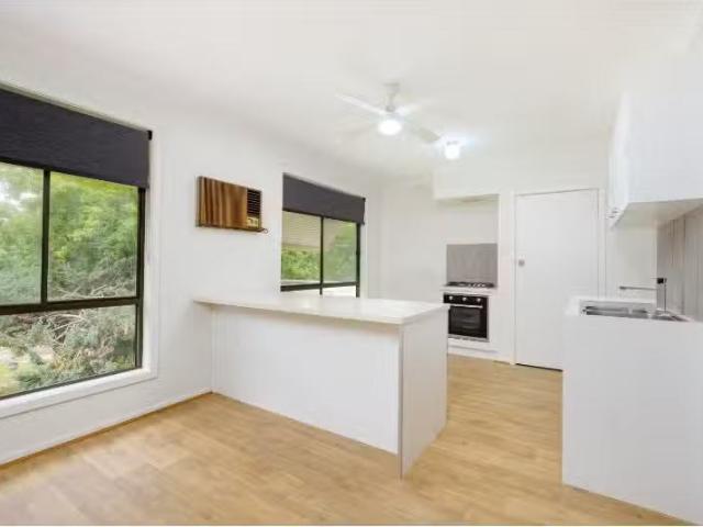 Cheap 616 Poole Street, ALBURY House for rent Listed by Sarah.