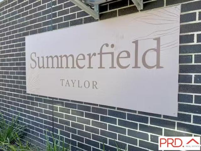 Nice 6/171 Sutherland Crescent, TAYLOR Townhouse for rent Lis.