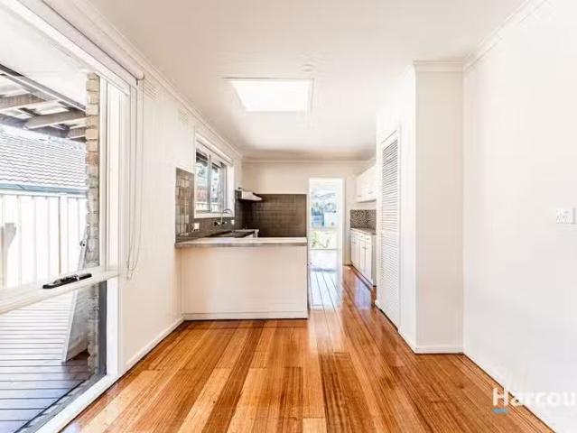 Cheap 61 Augusta Avenue, CAMPBELLFIELD, VIC 3061 House for R.