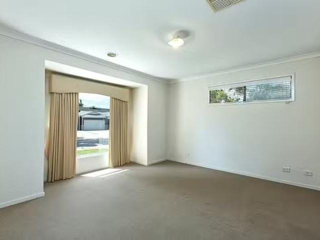 Unique 61 Breasley Parkway, POINT COOK, VIC 3030 House for R.