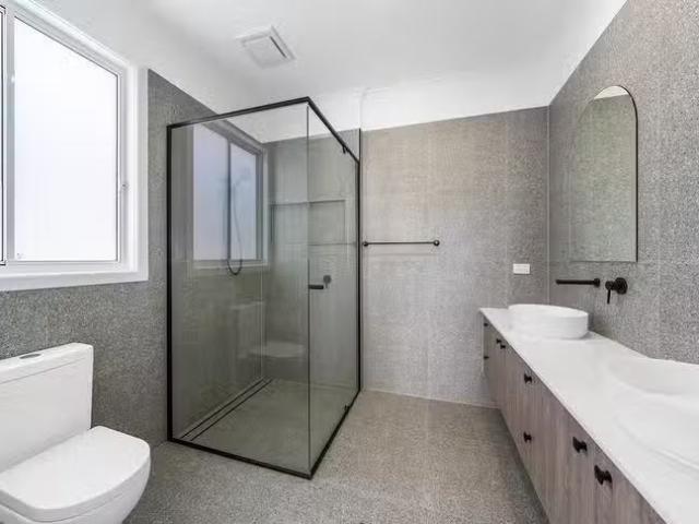 Cozy 61 Channel Street, Cleveland, QLD 4163