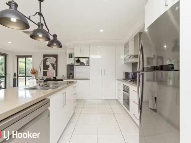 Cozy 62 Campbell Road, CALALA House for rent Listed by Olivia.