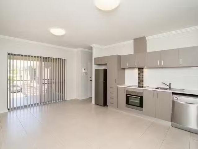 Cheap 6/33 Plantagenet Crescent, Hamilton Hill, WA 6163