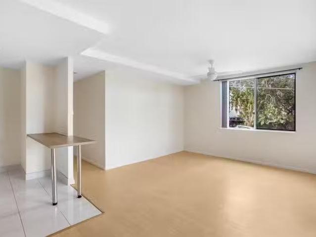For Rent! 6/387 Cavendish Road, Coorparoo, QLD 4151
