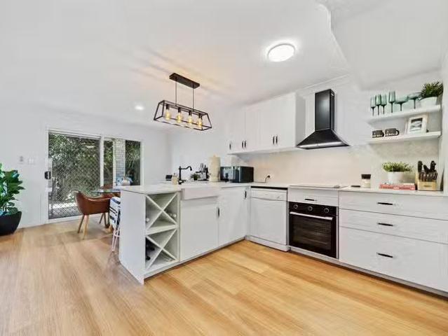 Deal! 63/8 Peninsula Avenue, Cornubia, QLD 4130