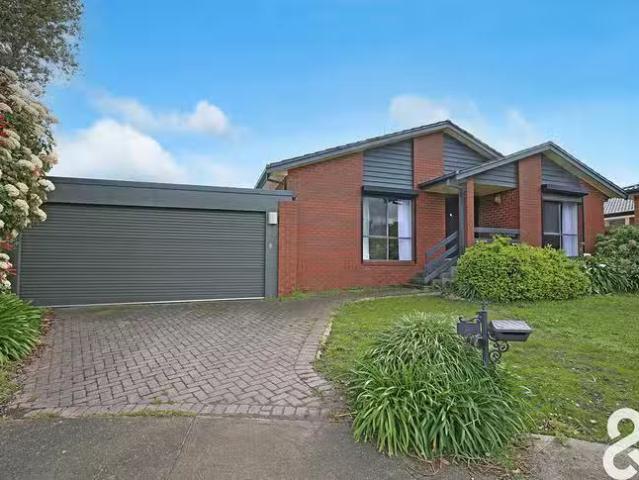 Deal! 6 Cassia Court, Mill Park, VIC 3082