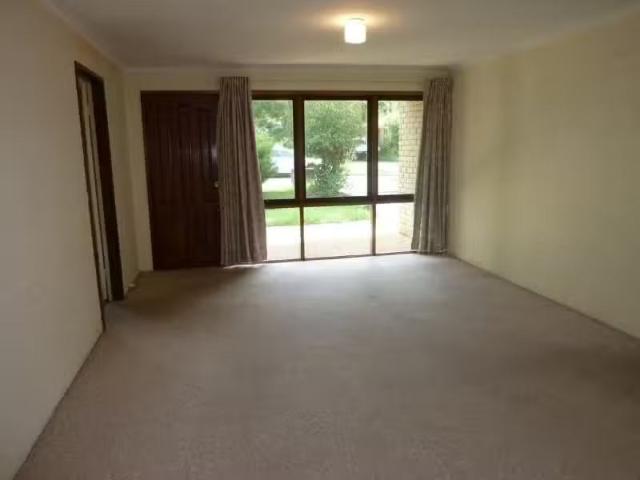 New 6 Anembo Street, NARRABUNDAH House for rent Listed by Ama.