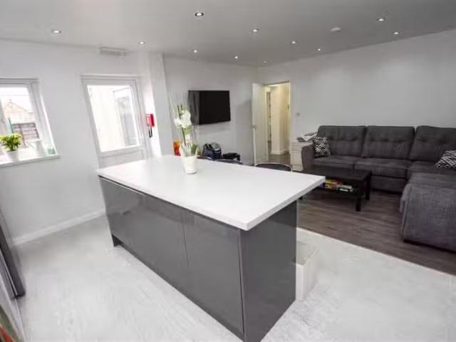 Unique 6 bedroom house for rent in Poole Crescent, Birmingham.
