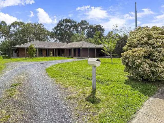 New 6 BR 101 Malcolm Street, Mansfield, VIC 3722