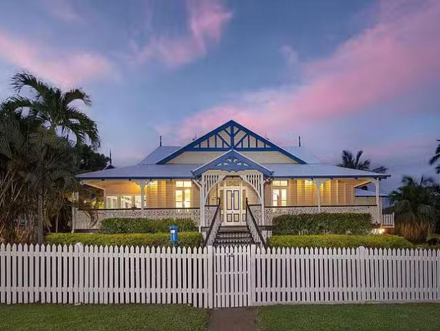 Nice 6 BR 14 Kennedy Street, North Ward, QLD 4810