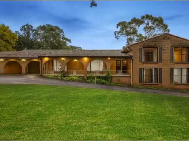 Deal! 6 BR 4 Sedger Road, KENTHURST House for rent Listed by.