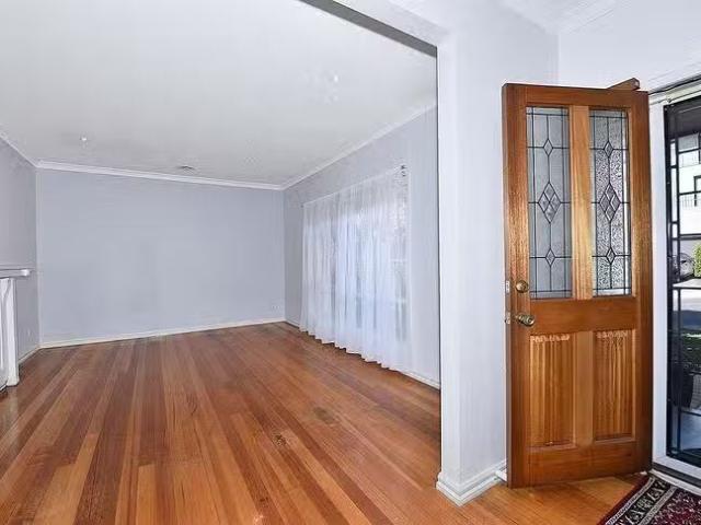 Cheap 6 Kilburn Street, Strathmore, VIC 3041