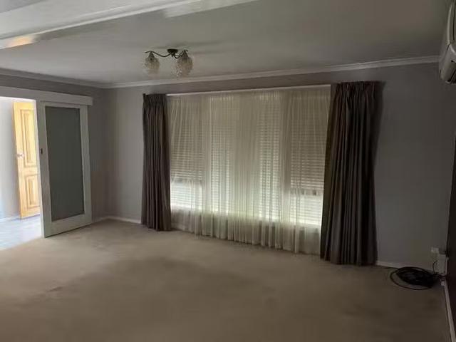 Charming 6 Kirwan Crescent, Port Augusta West, SA 5700