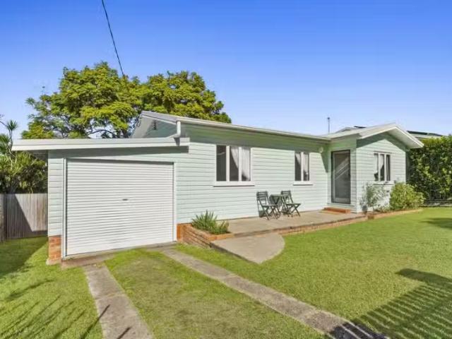 For Rent! 6 Horder Avenue, Labrador, QLD 4215 House for Rent