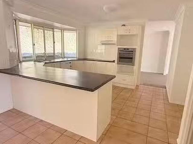 Deal! 6 Hart Court, Brookfield, QLD 4069