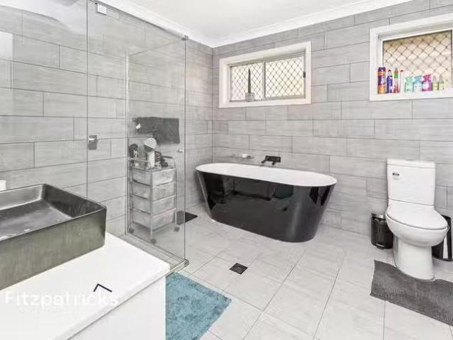 Rental! 6 Mimosa Drive, Mount Austin, NSW 2650