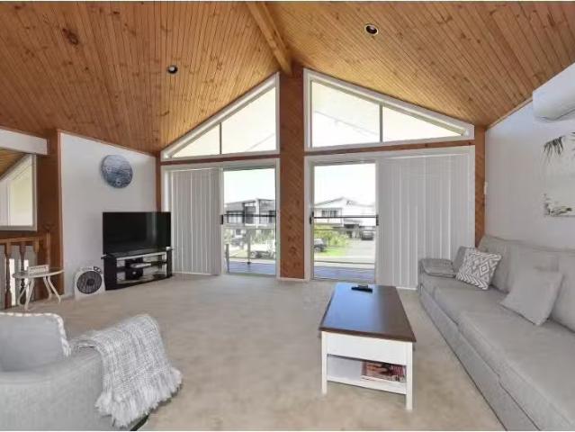 Deal! 6 Raven Close, Vincentia House for rent Listed by Kylie.