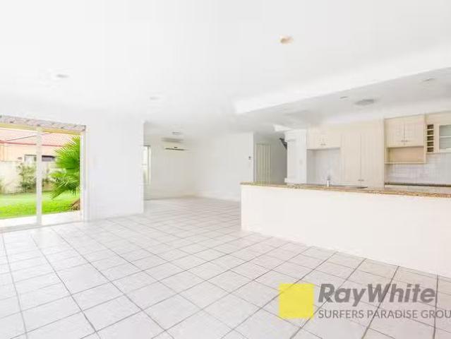 Unique 6 Ulrike Way, Benowa, QLD 4217