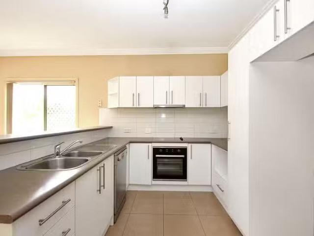 Cheap 6 Zenith Way, Springfield Lakes, QLD 4300