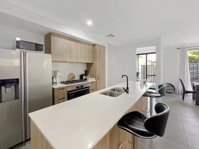 Rental! 6A Ely Street, Hamilton Hill, WA 6163