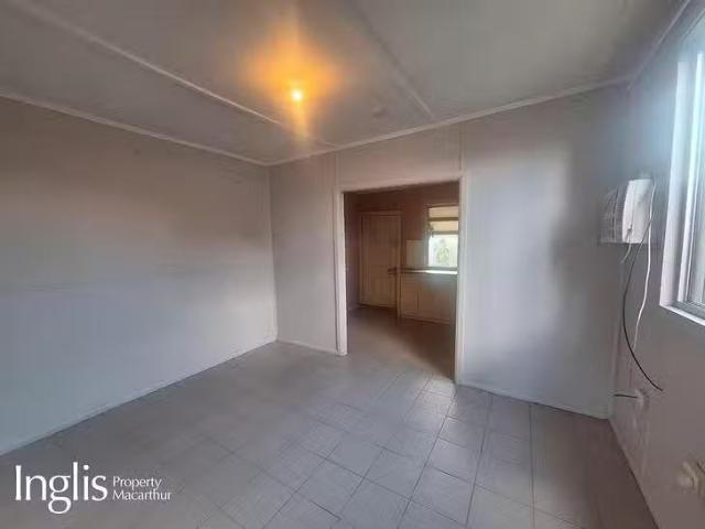 Cozy 6A Sharman Close, Harrington Park, NSW 2567
